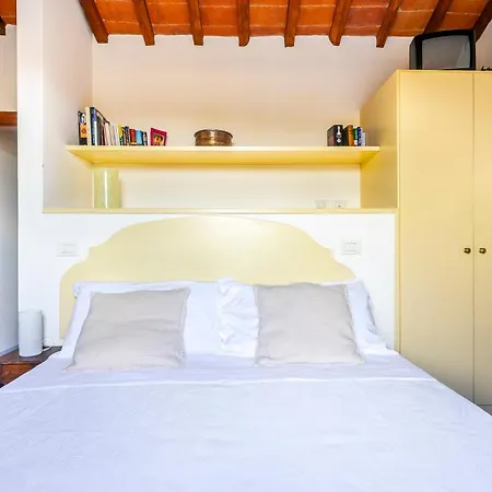 Piazza Santa Croce Apartment Florenz