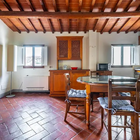 Apartment Piazza Santa Croce *