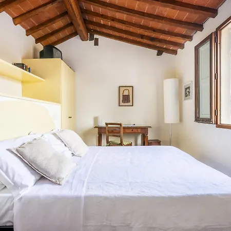 Apartment Piazza Santa Croce