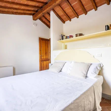Piazza Santa Croce Apartment Florence